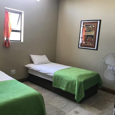Aramesh Guesthouse And B&B Midrand Esterno foto